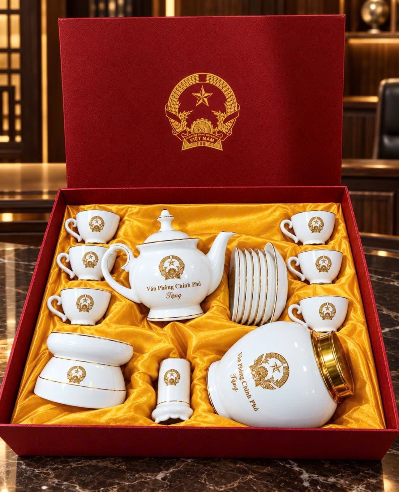  Quà tặng ấm chén in Văn Phòng chính phủ có phụ kiện BKCECN-10639 