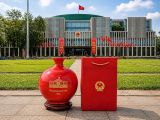  Bình gốm quà tặng Quốc hội việt nam 