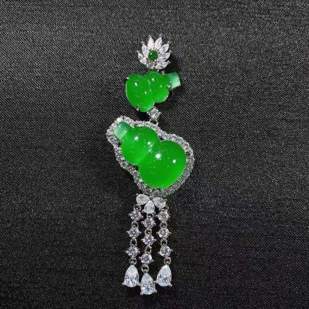  Dây chuyền mặt hồ lô đá Chalcedony xanh hoàng gia (độ trong suốt cao - Cao Băng Đế Vương Lục) dáng tua rua, bọc bạc 925 