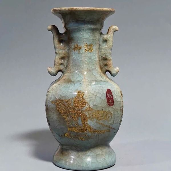  Bình Gốm Sứ Men Rạn Vẽ Vàng Quan Thánh Đế Quân BKCECN-10300 