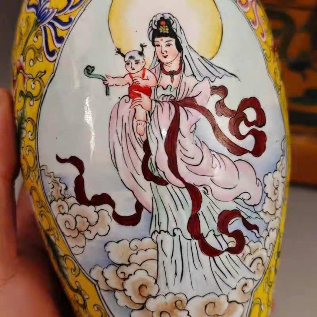  Bình Quan Âm Tống Tử Kèm Rương Gỗ Sưu Tầm BKCECN-10319 