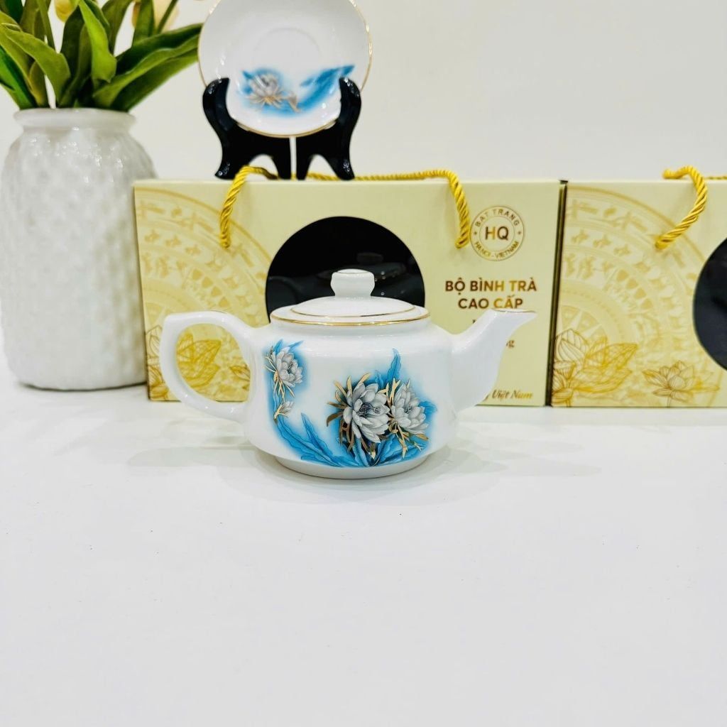  Bộ Ấm Chén Bát Tràng Men Trắng Vẽ Hoa Sen Viền Vàng BKCECN-10359 