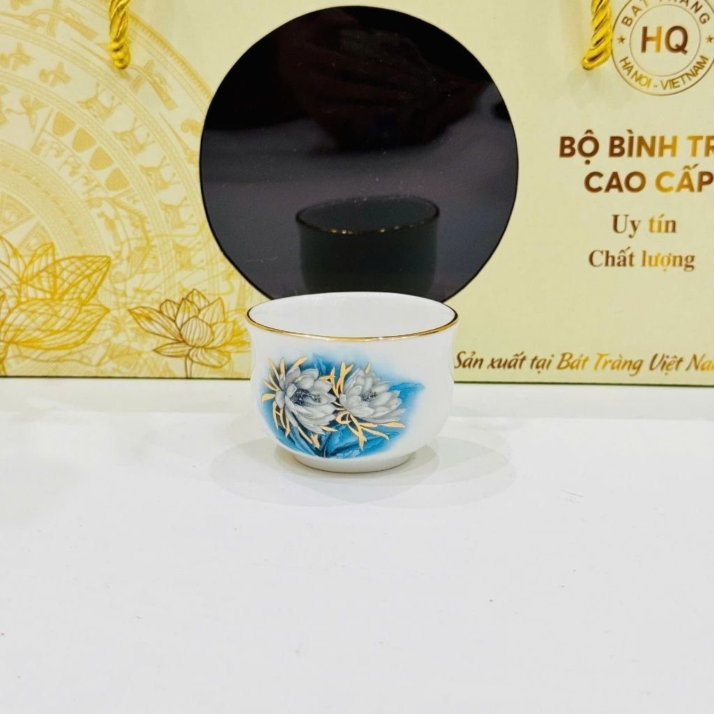  Bộ Ấm Chén Bát Tràng Men Trắng Vẽ Hoa Sen Viền Vàng BKCECN-10359 