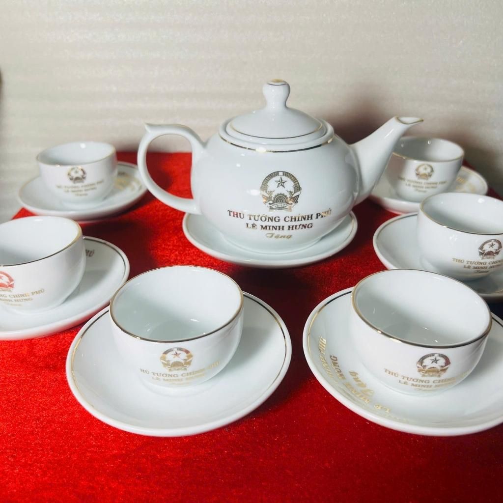  Bộ Ấm Chén In Thủ Tướng Chính Phủ Lê Minh Hưng gốm Bát Tràng BKCECN-10410 
