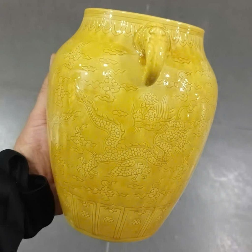  Bình gốm sứ men hoàng lưu ly khắc nổi Vân Long hoàng gia BKCECN-10507 