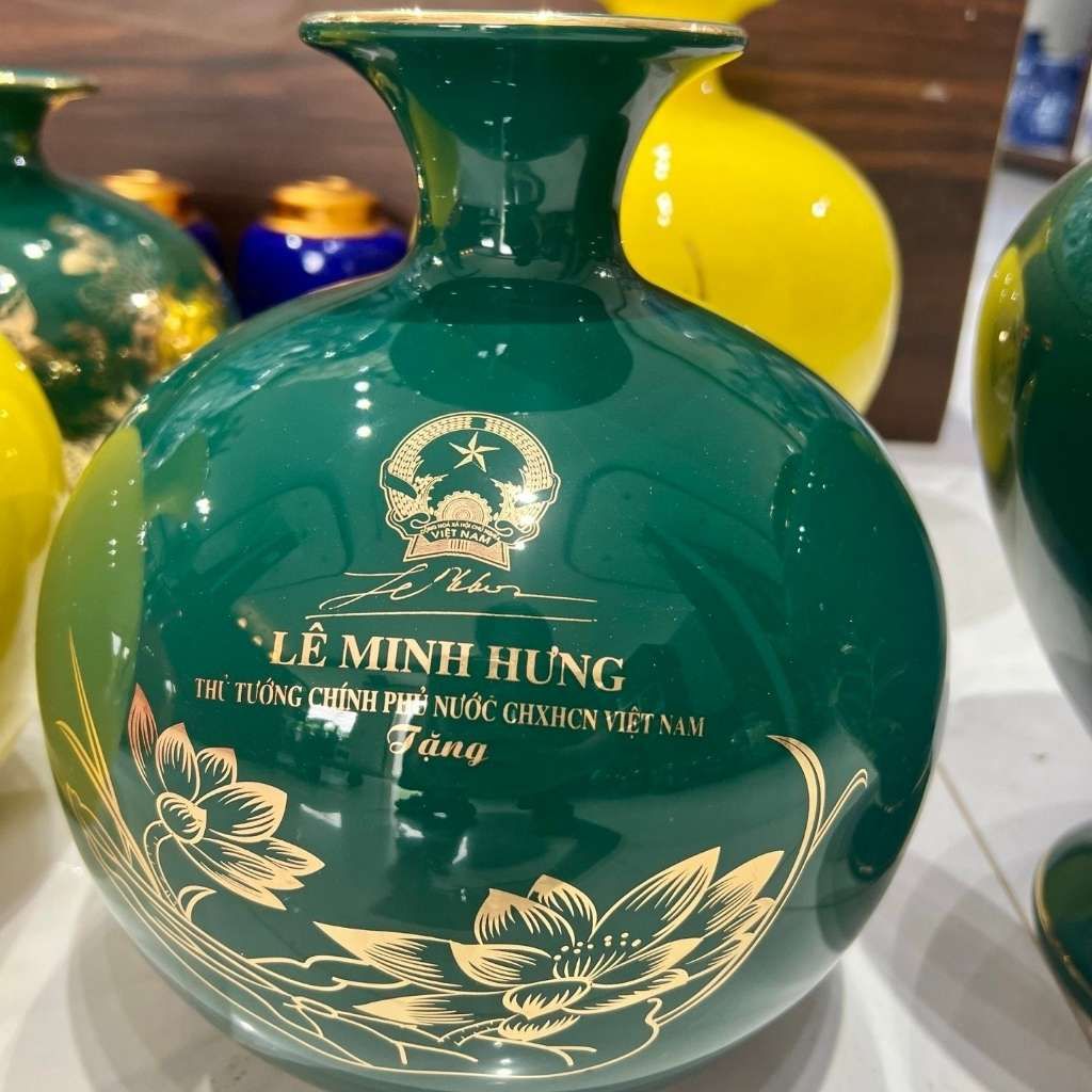  Bình Gốm Quà Tặng Bát Tràng In Chữ Thủ Tướng Lê Minh Hưng BKCECN-10537 