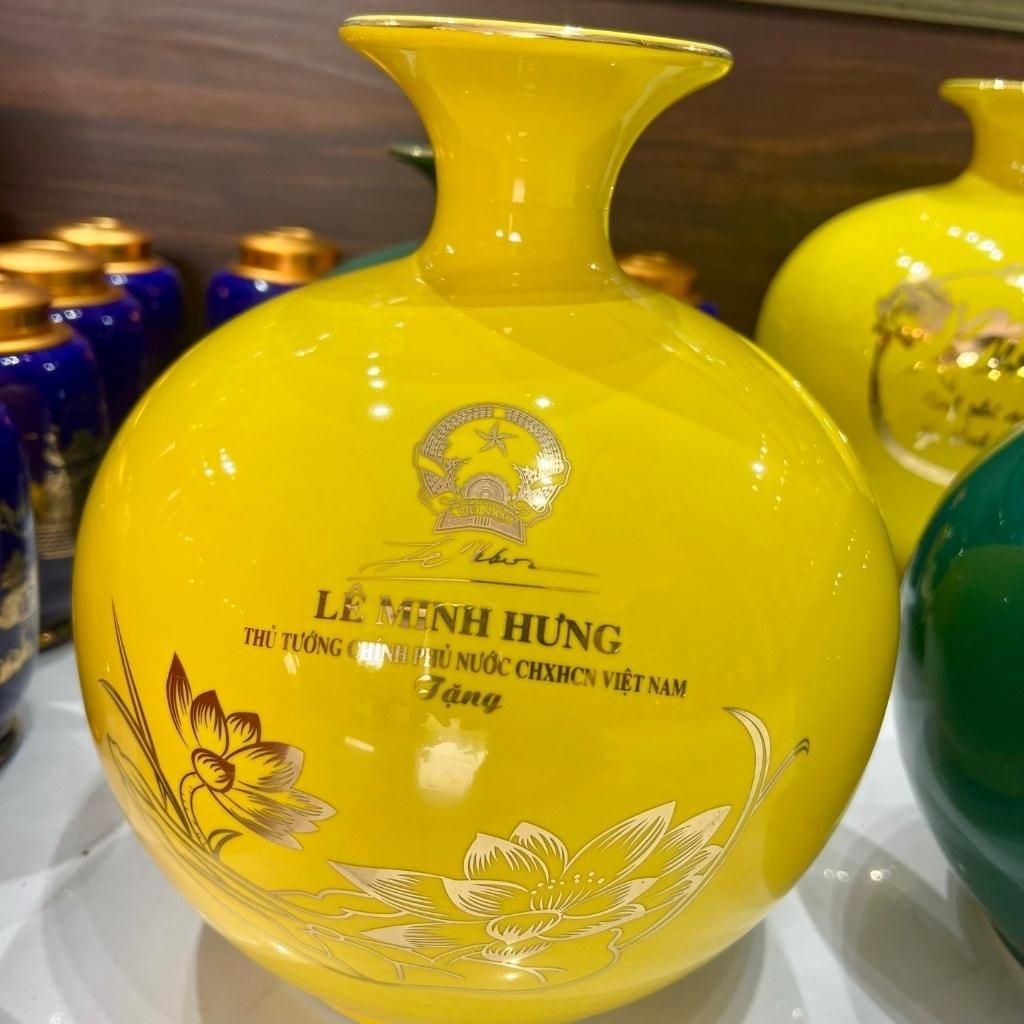  Bình Gốm Quà Tặng Bát Tràng In Chữ Thủ Tướng Lê Minh Hưng BKCECN-10537 