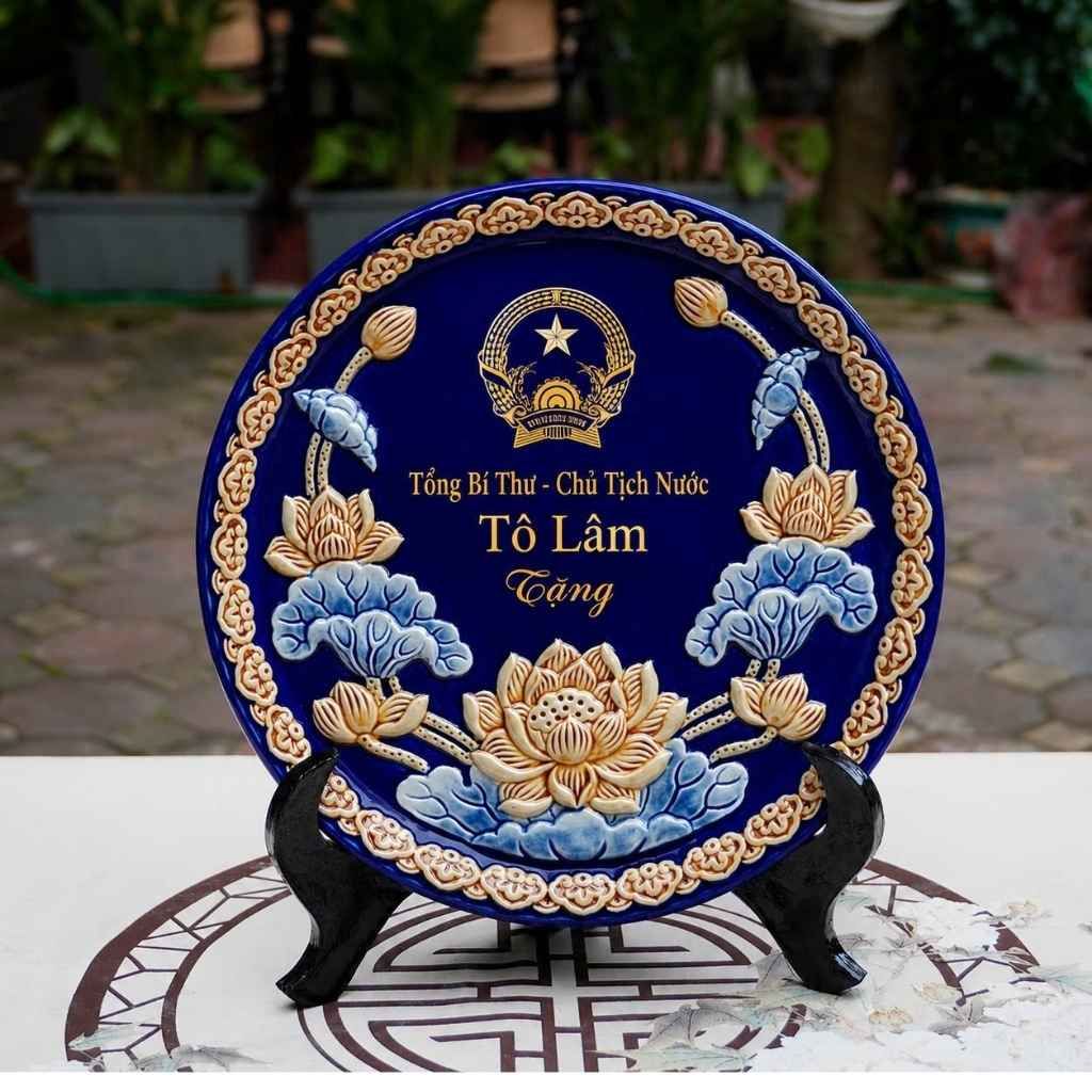  Đĩa Cảnh Gốm Sứ Đắp Nổi Quà Tặng Tổng Bí Thư - Chủ Tịch Nước Tô Lâm BKCECN-10547 