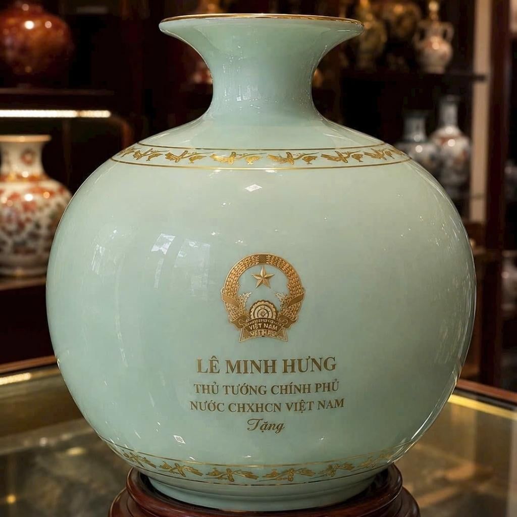  Bình Gốm Thủ tướng Lê Minh Hưng Men Ngọc In Logo BKCECN-10564 