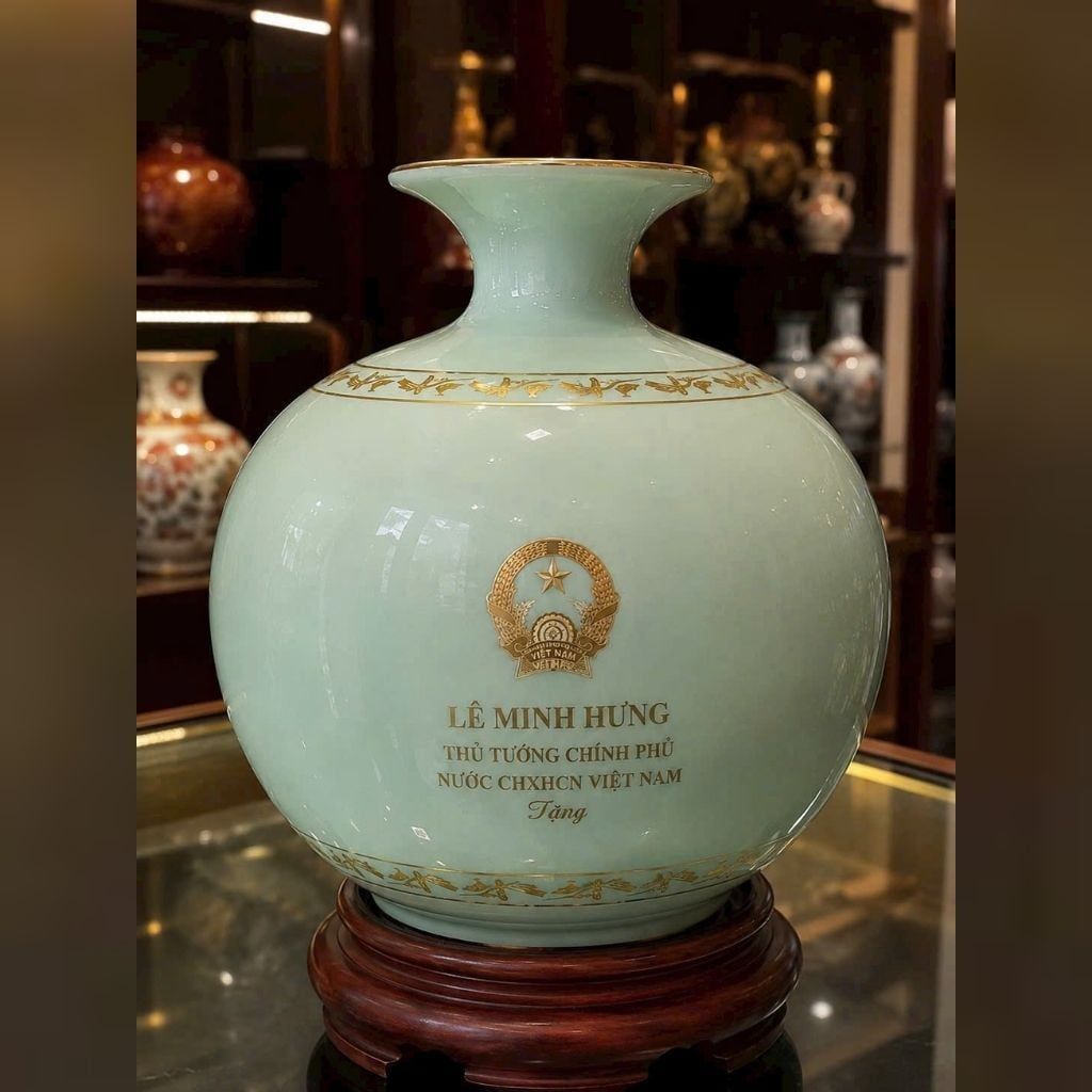  Bình Gốm Thủ tướng Lê Minh Hưng Men Ngọc In Logo BKCECN-10564 
