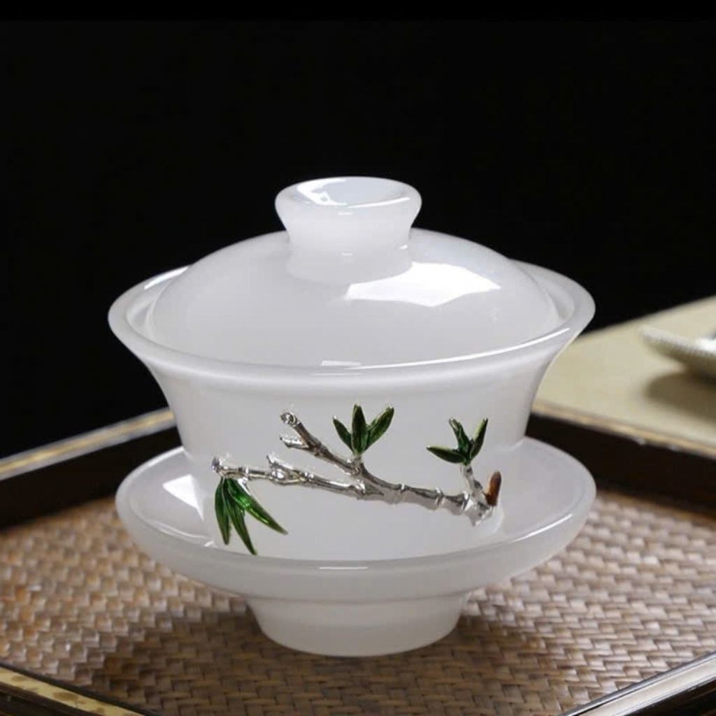  Chén Khải Pha Trà Lưu Ly Trắng Đắp Nổi Hoa BKCECN-10623 