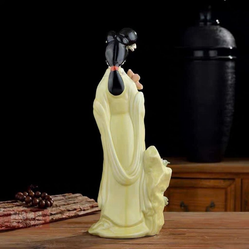  Tượng Gốm Sứ Thiếu Nữ Cổ Phong Cầm Hoa Sen Áo Vàng BKCECN-10642 