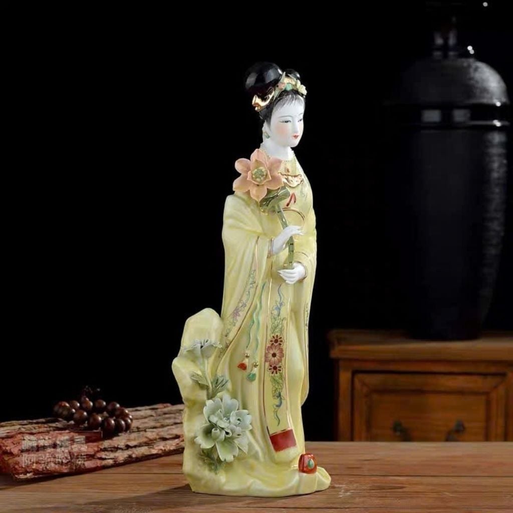  Tượng Gốm Sứ Thiếu Nữ Cổ Phong Cầm Hoa Sen Áo Vàng BKCECN-10642 