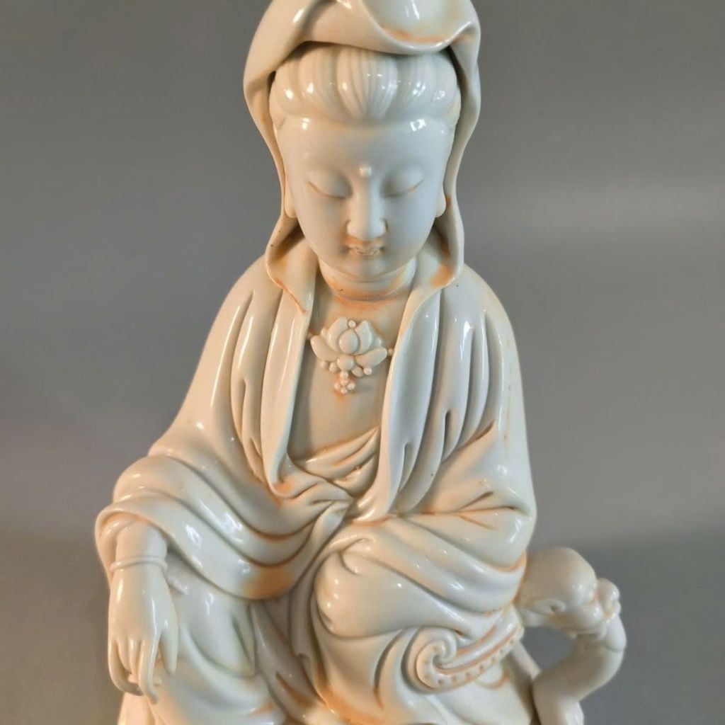  Tượng Phật Bà Quan Âm Gốm Sứ Trắng Cổ Điển BKCECN-9945 