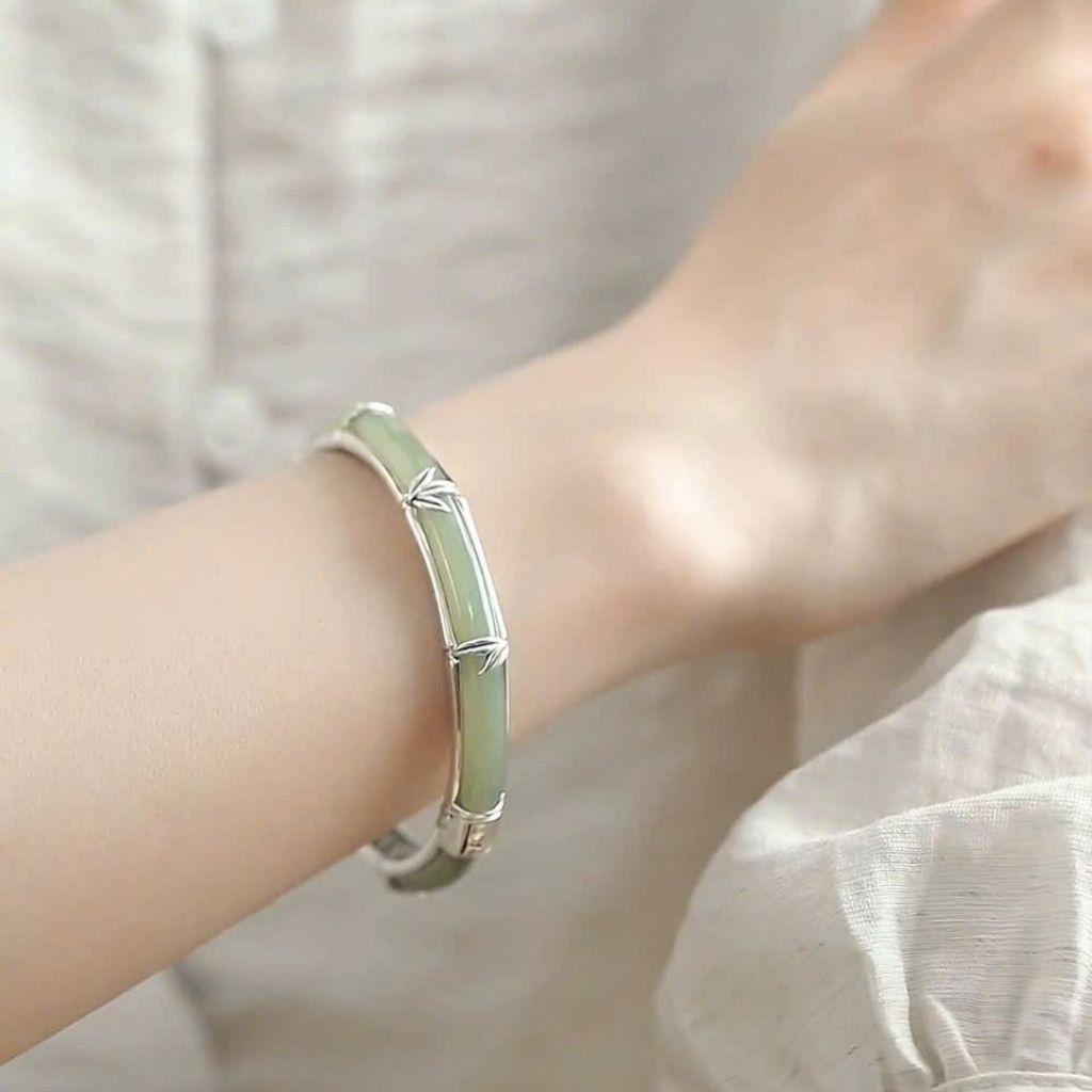  Vòng Tay Ngọc Đính Đá Xanh BKJECN-9286 