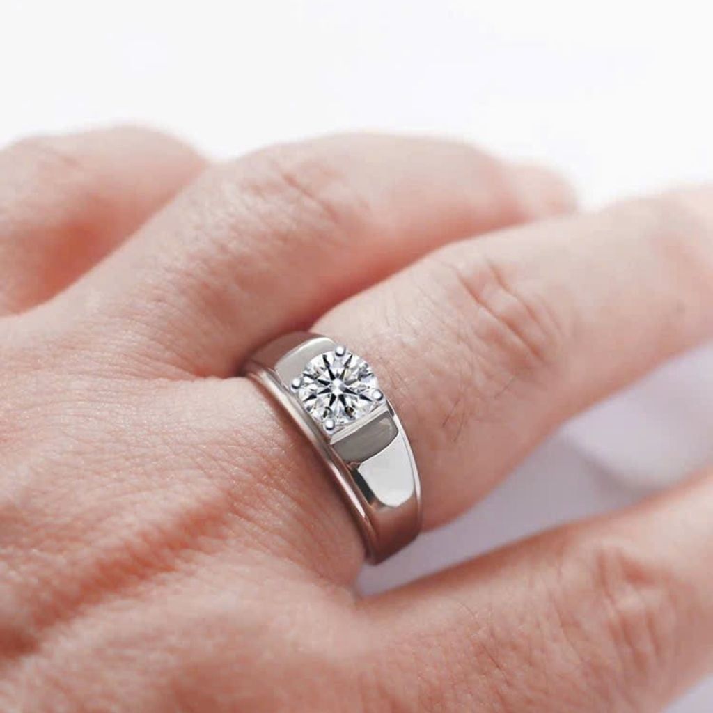  Nhẫn Nam Đính Đá Thép Titan Kiểu Mỹ BKJECN-9373 