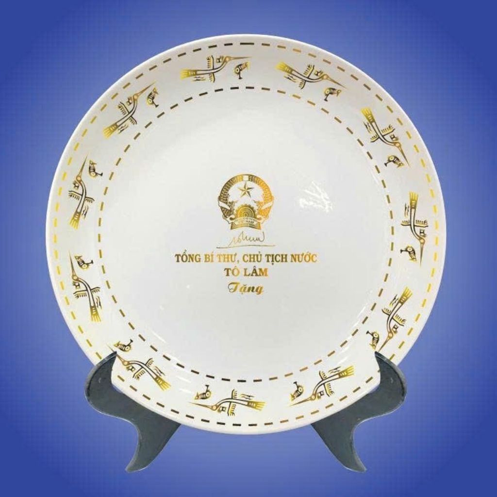  Đĩa Gốm In Tổng Bí Thư Chủ Tịch Nước Tô Lâm Tặng Kèm Hộp Và Chân Kê BKCECN-10505 