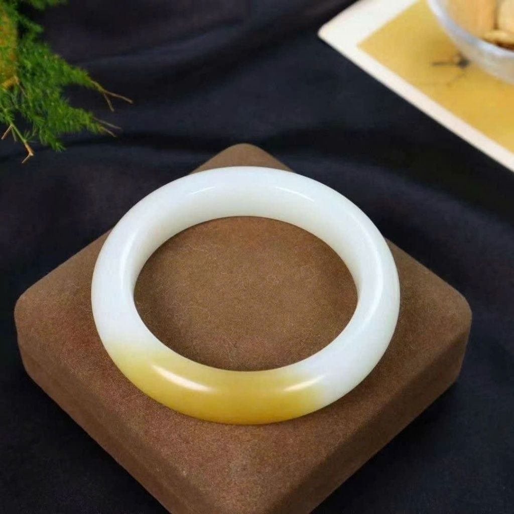  Vòng Ngọc Hòa Điền Hoàng Ngọc Quý Phái BKJECN-9451 