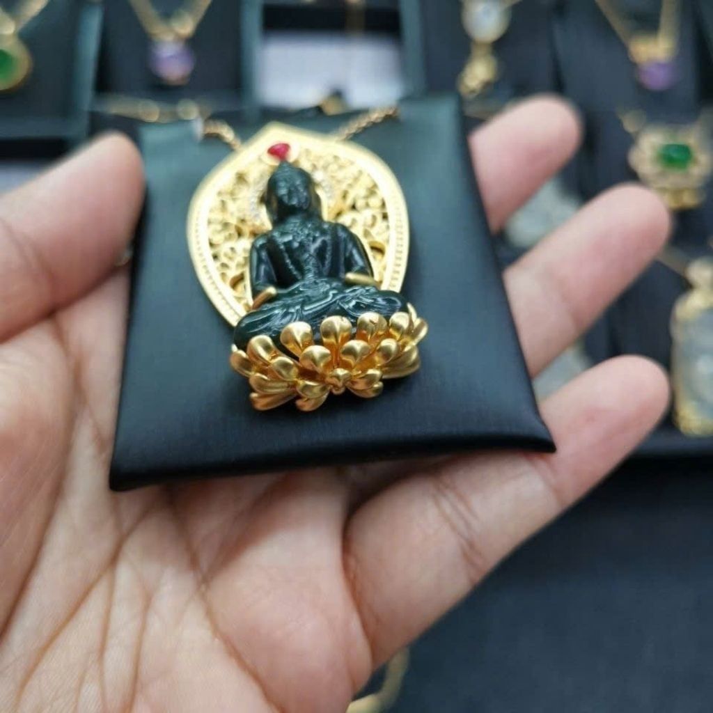  Mặt Dây Chuyền Quan Âm Tọa Sen Bọc Kim Cương Nhân Tạo BKJECN-9462 