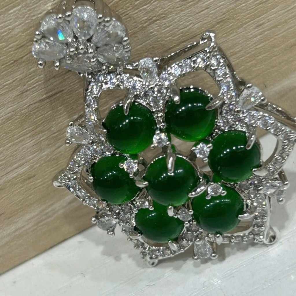  Mặt Dây Chuyền Ngọc Cẩm Thạch Xanh Hoa Tuyết Đính Đá BKJECN-9470 
