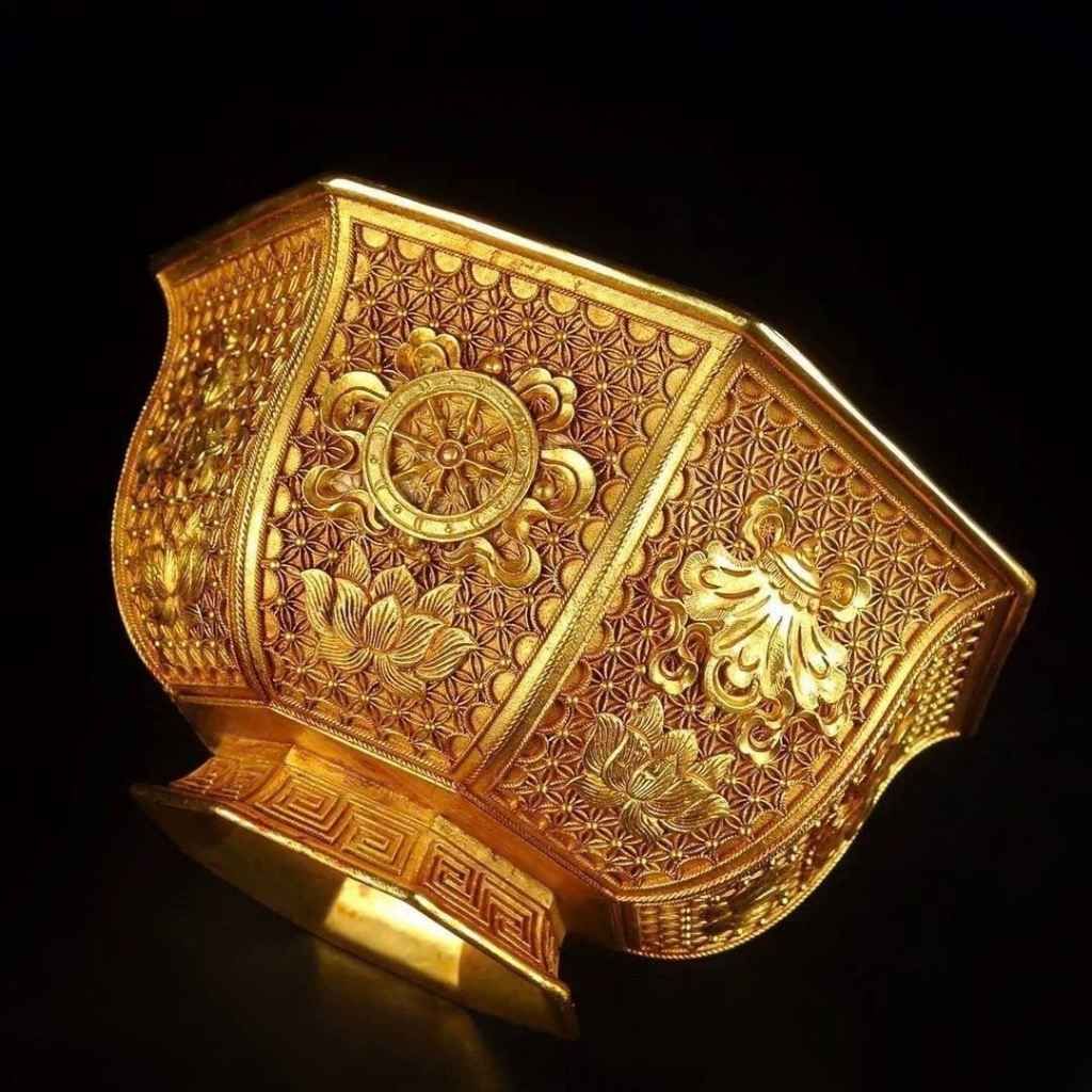  Bát Đồng Cổ Mạ Vàng Chạm Hoa Sen BKMECN-10011 