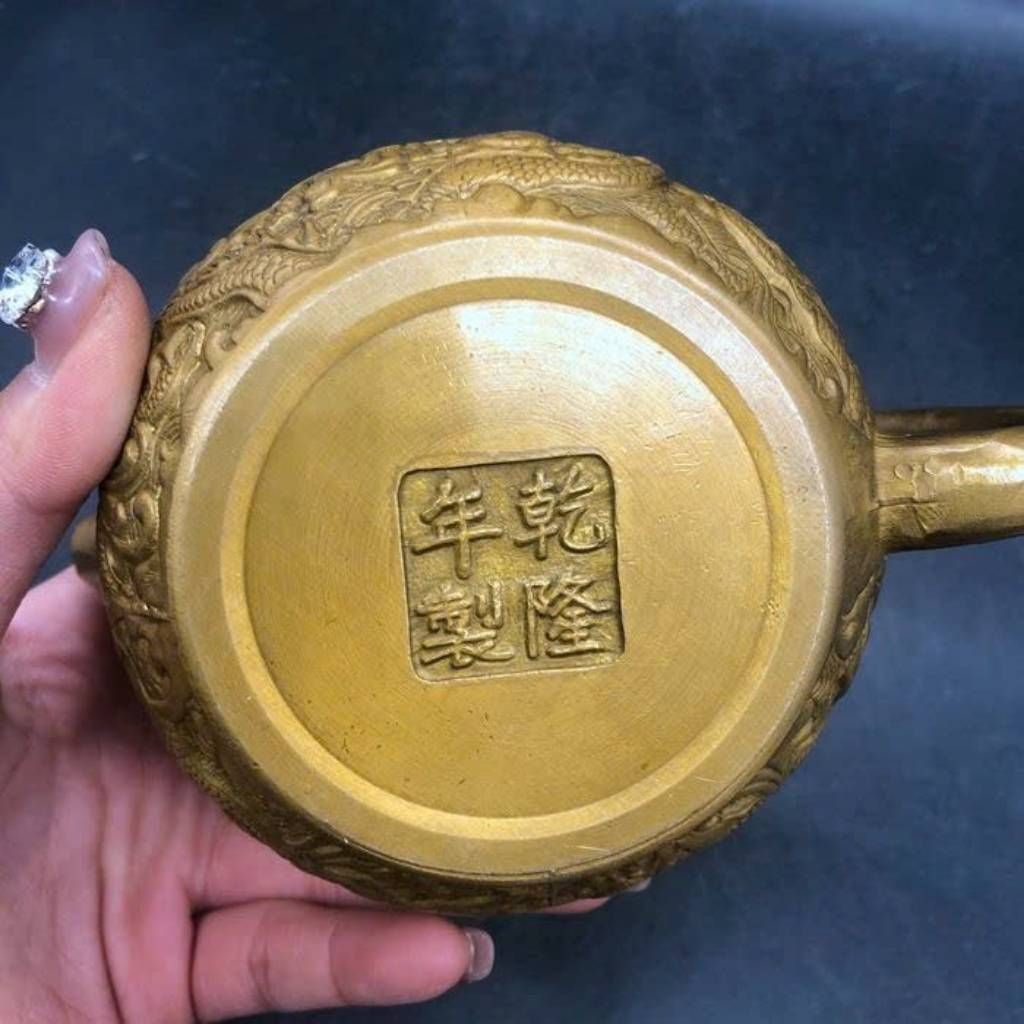  Ấm trà đồng vàng chạm nổi Vân Long triện chữ cổ BKMECN-10087 