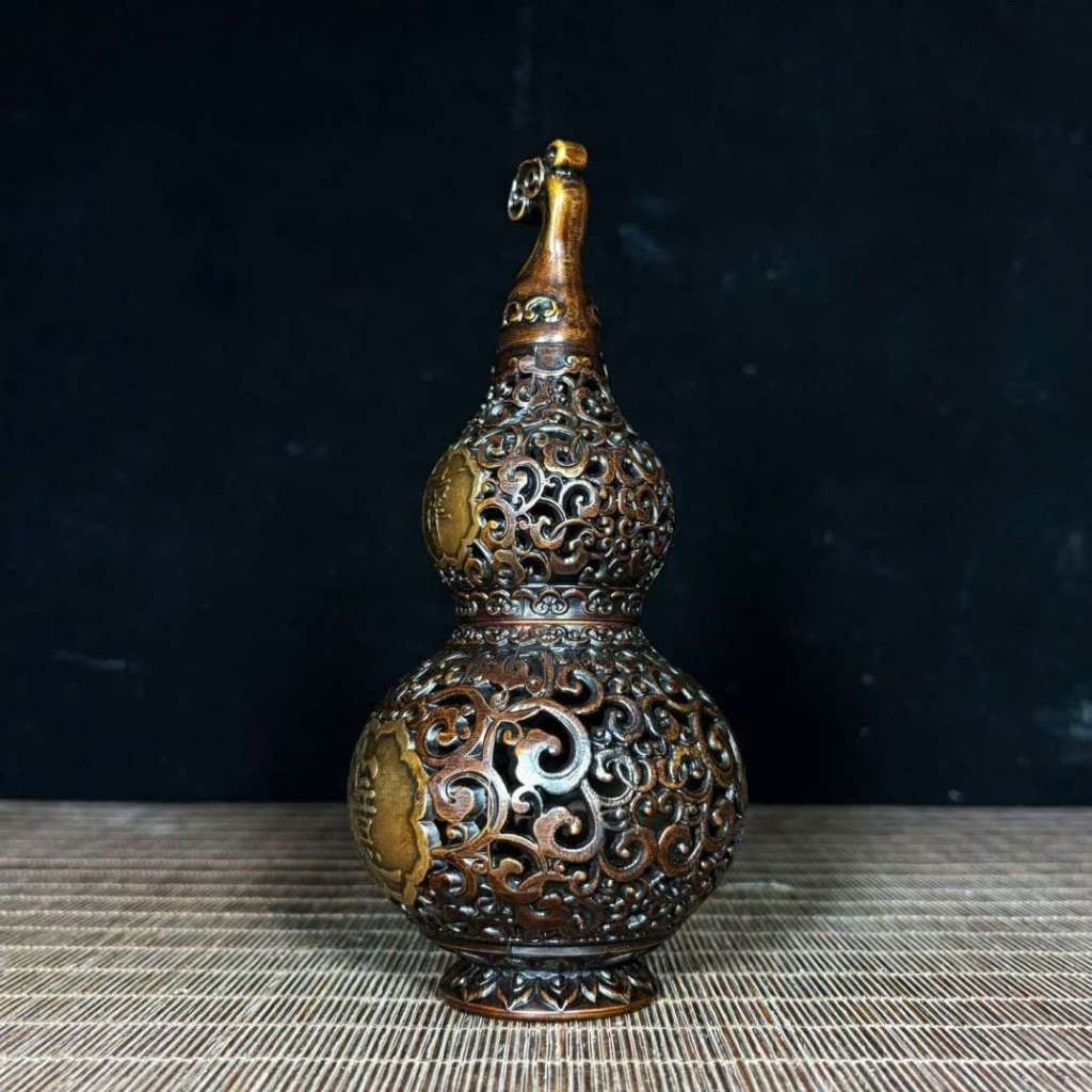  Hồ Lô Xông Trầm Bằng Đồng Chạm Thủng Khảm Chữ Triện Dát Vàng BKMECN-10239 