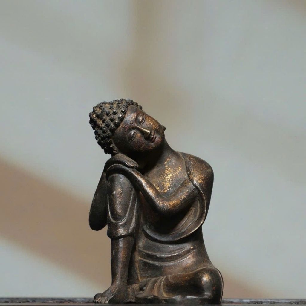  Tượng Phật Thiền Định Tĩnh Tâm Bằng Đồng Thếp Vàng Giả Cổ BKMECN-10313 