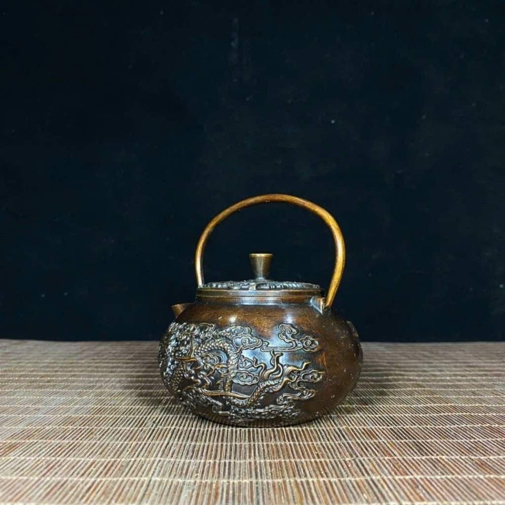  Ấm Trà Đồng Quai Xách Chạm Nổi Hoàng Long Vờn Mây BKMECN-10401 
