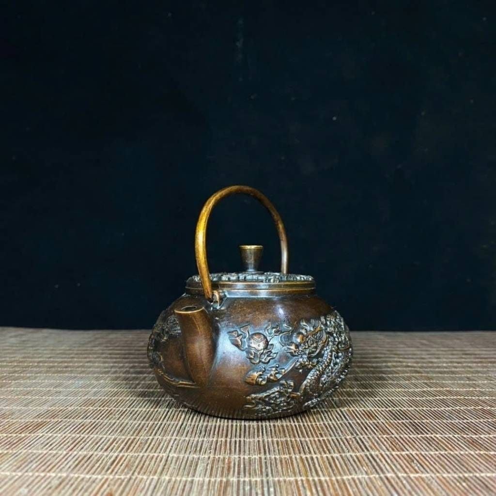  Ấm Trà Đồng Quai Xách Chạm Nổi Hoàng Long Vờn Mây BKMECN-10401 