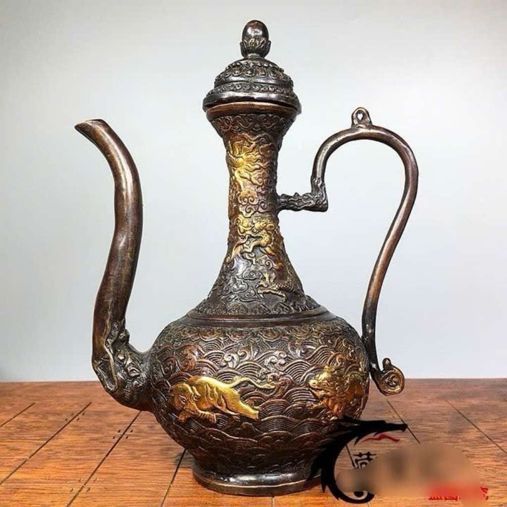  Bình Rượu Dáng Cổ Bằng Đồng Hun Giả Cổ BKMECN-10414 