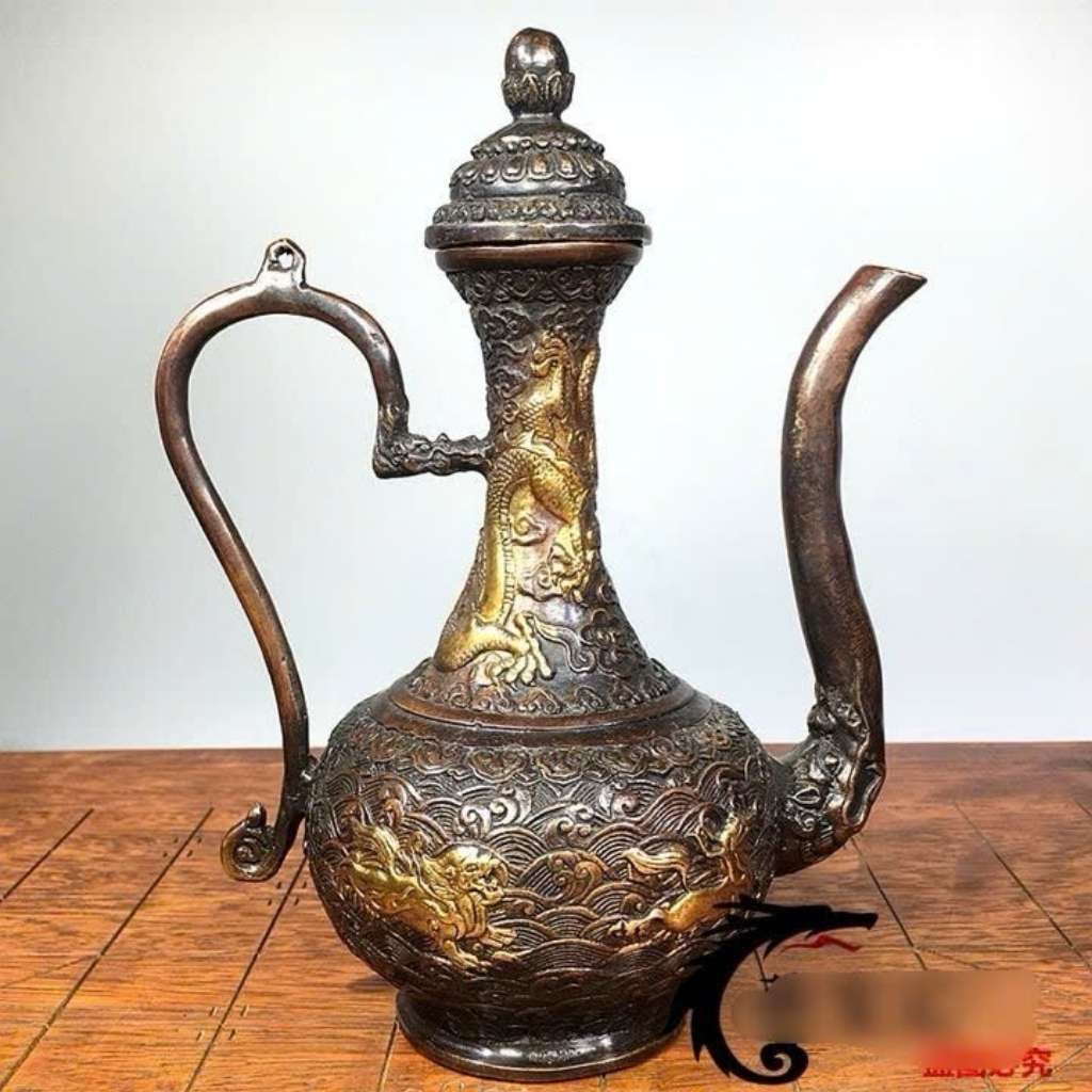  Bình Rượu Dáng Cổ Bằng Đồng Hun Giả Cổ BKMECN-10414 