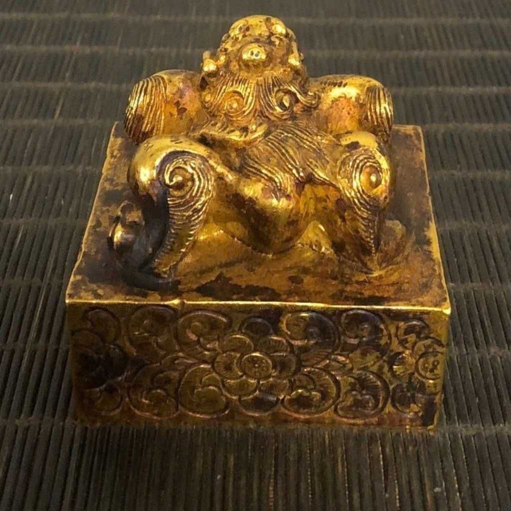  Chặn Giấy Đồng Cổ Hình Kỳ Lân Vờn Tú Cầu BKMECN-9737 