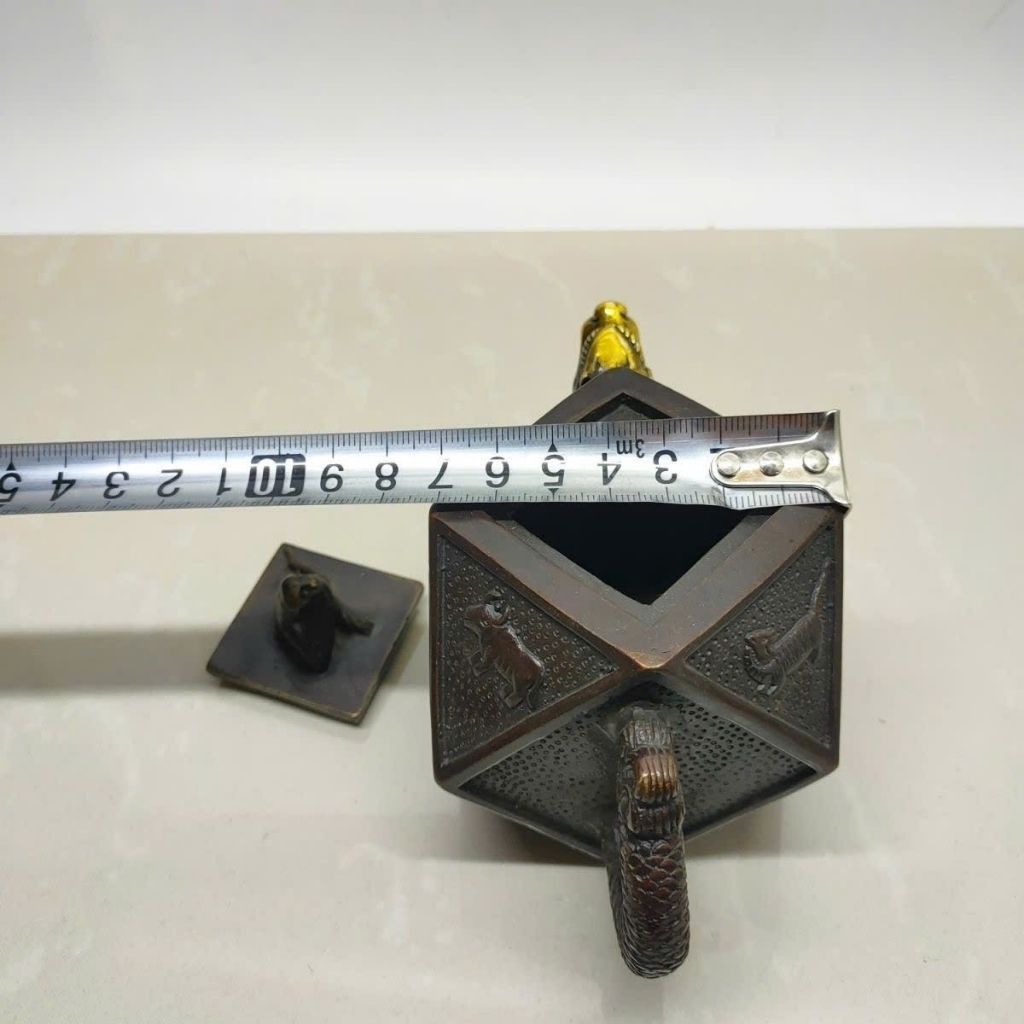  Ấm Đồng Đa Giác Chạm Khắc Linh Vật BKMECN-9743 