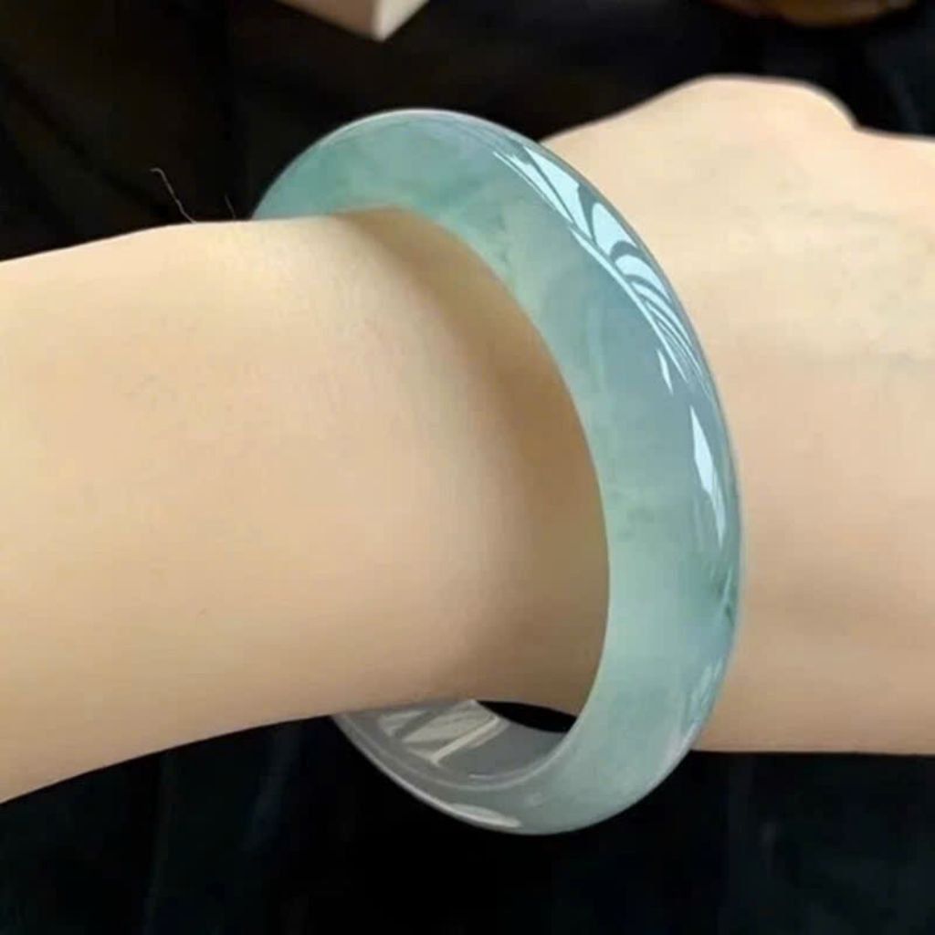  Vòng tay ngọc bích tự nhiên Miến Điện nổi hoa BKSTCN-9230 