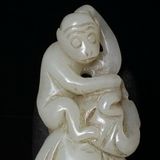  Mặt Ngọc Bích Khắc Khỉ Ngồi Trên Túi Tiền BKSTCN-9451 