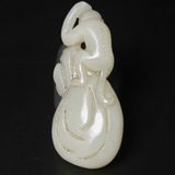  Mặt Ngọc Bích Khắc Khỉ Ngồi Trên Túi Tiền BKSTCN-9451 