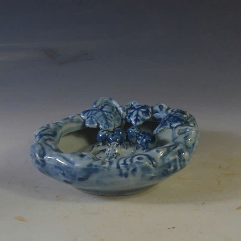  Gạt Tàn Gốm Sứ Hoa Lam Đắp Nổi 