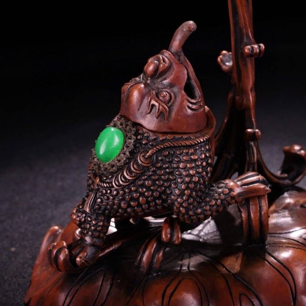  Xông Trầm Thiềm Thừ Khảm Ngọc Lục Bảo  BKWOCN-9302 