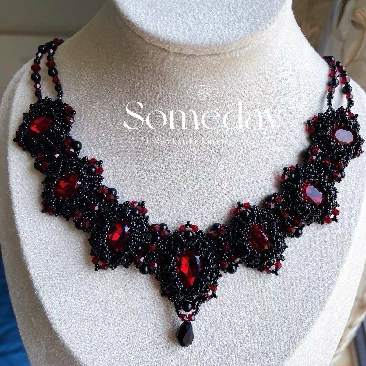  🖤❤️ VÒNG CỔ HẠT ĐEN ĐỎ – PHONG CÁCH DARK GOTHIC 