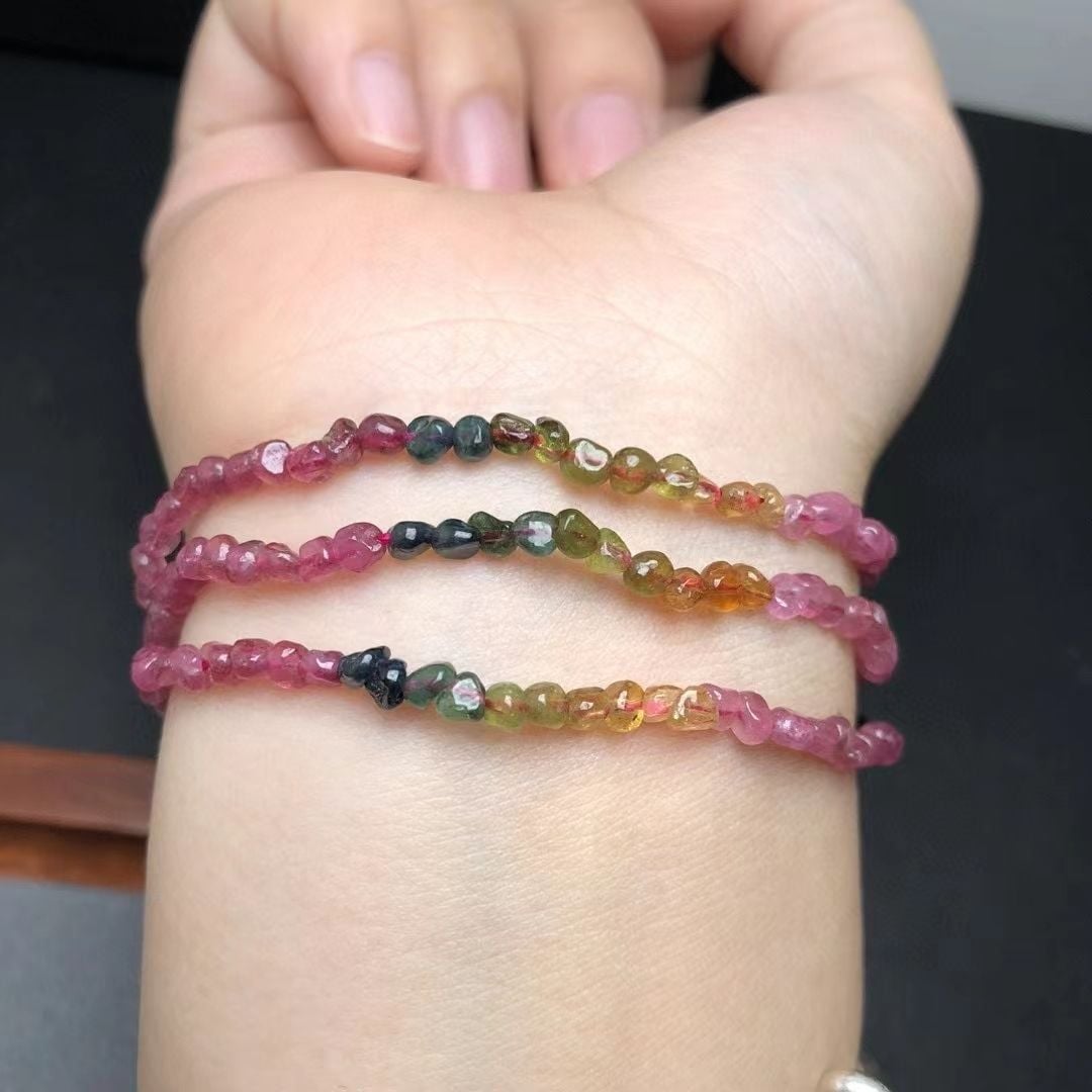  BỪNG SÁNG KHÍ CHẤT - CHIÊU TÀI HÚT LỘC VỚI VÒNG ĐÁ TOURMALINE TỰ NHIÊN 