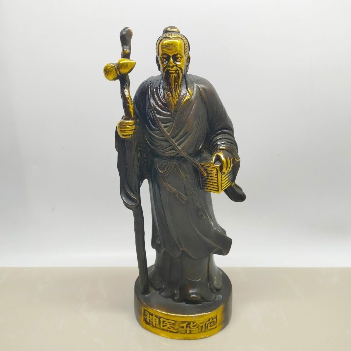  Tượng đồng thần y Hoa Đà 