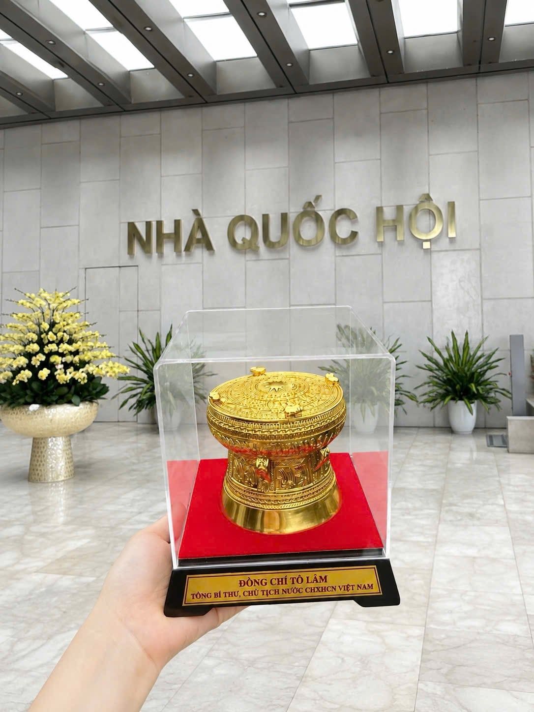  Quà Tặng Trống đồng kèm hộp đầy đủ chức danh 