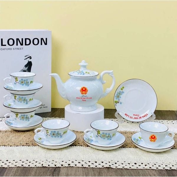  Bộ Ấm Chén Đài Các In chữ Tổng Bí Thư Tô Lâm Tặng men sứ Bát Tràng BKCEVN-10246 