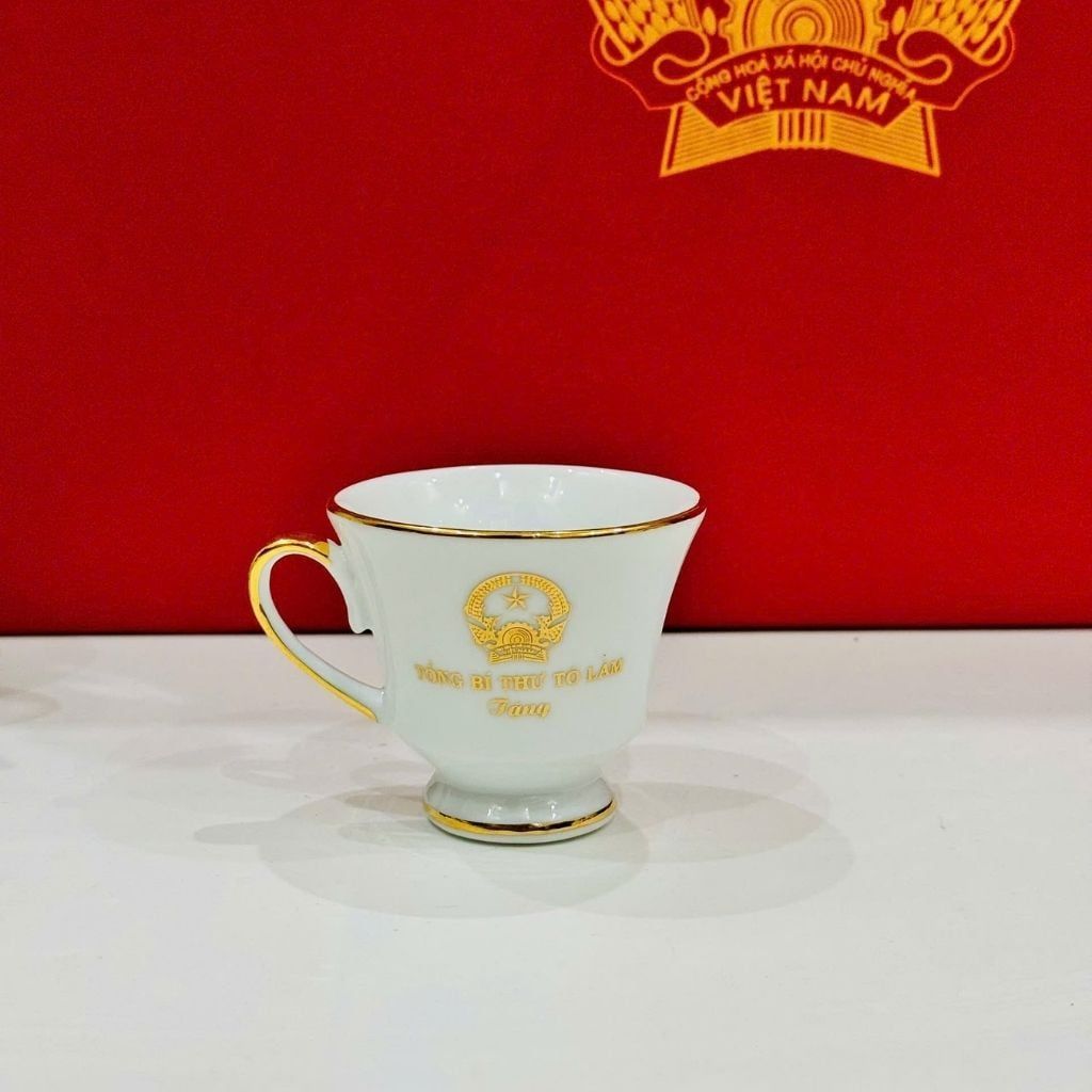  Bộ Ấm Chén Tổng Bí Thư Tô Lâm gốm sứ Bát Tràng dát Vàng BKCEVN-10250 