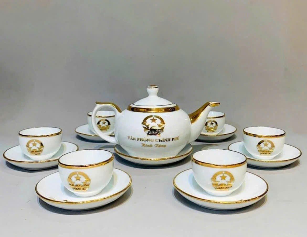  Bộ ấm chén in logo Văn phòng chính phủ Việt Nam mạ vàng 24k 