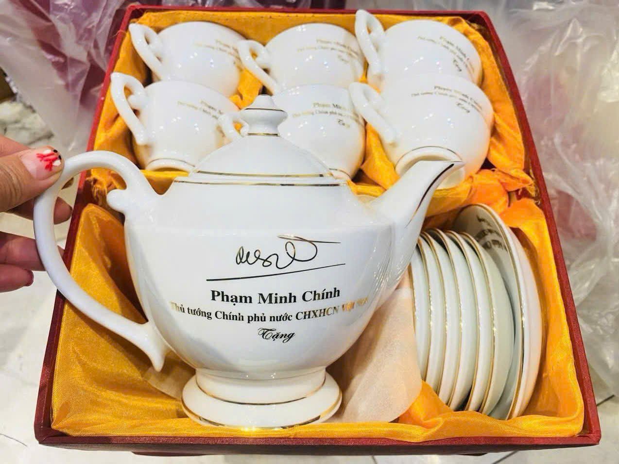  Bộ ấm chén Thủ Tướng Chính Phủ Phạm Minh Chính Dung tích 850 ml BKCEVN-8151 