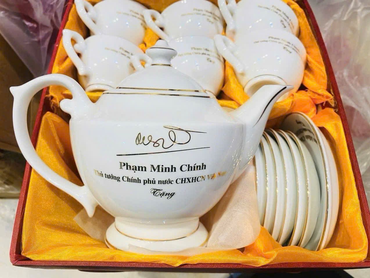  Bộ ấm chén Thủ Tướng Chính Phủ Phạm Minh Chính Dung tích 850 ml BKCEVN-8151 
