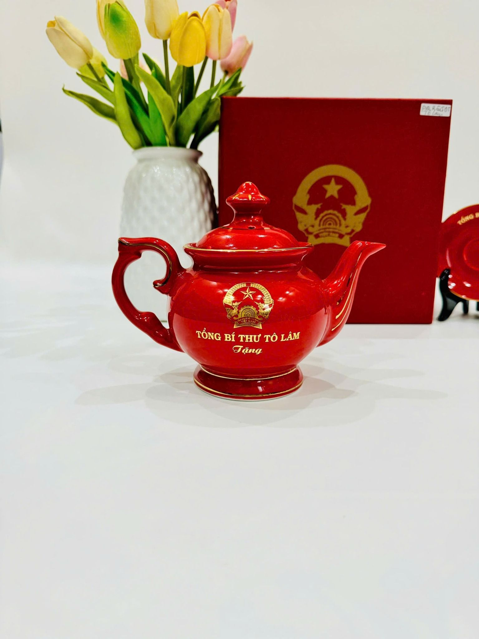  Bộ ấm chén Tổng Bí thư Tô Lâm in logo men đỏ vẽ vàng 24k 650ml BKCEVN-8135 