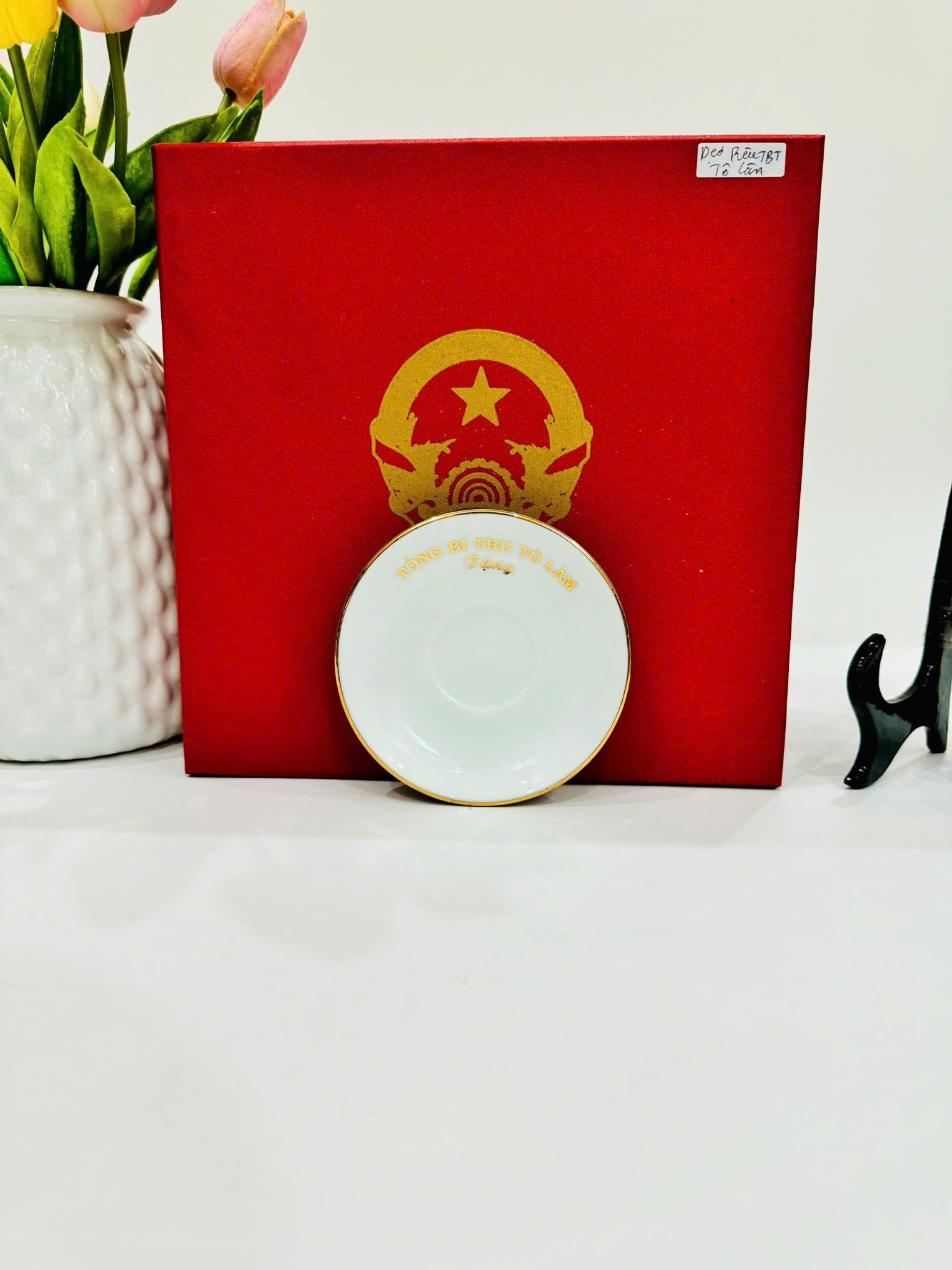  Bộ ấm chén Tổng Bí thư Tô Lâm in logo men ngọc vẽ chỉ vàng BKCEVN-8139 